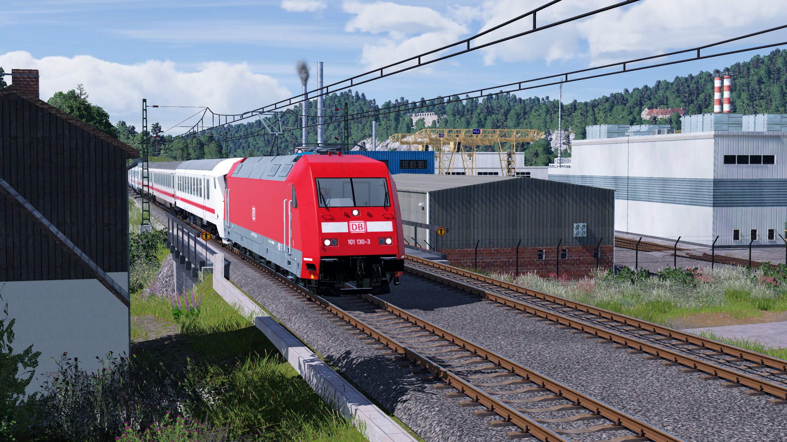 101 zieht IC am Industriegebiet vorbei