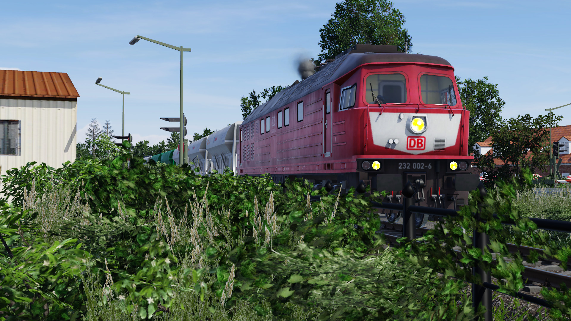 Br 232 mit einem Güterzug auf der Dieselstrecke
