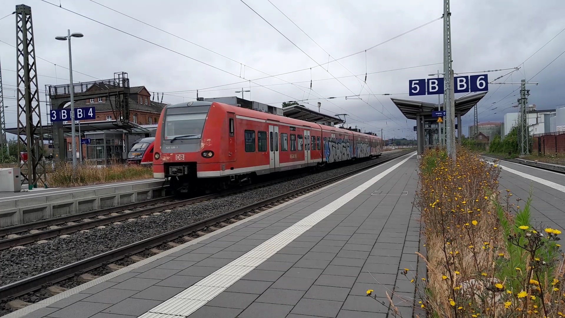 DB Regio BR 425 quietschie durch Wabern