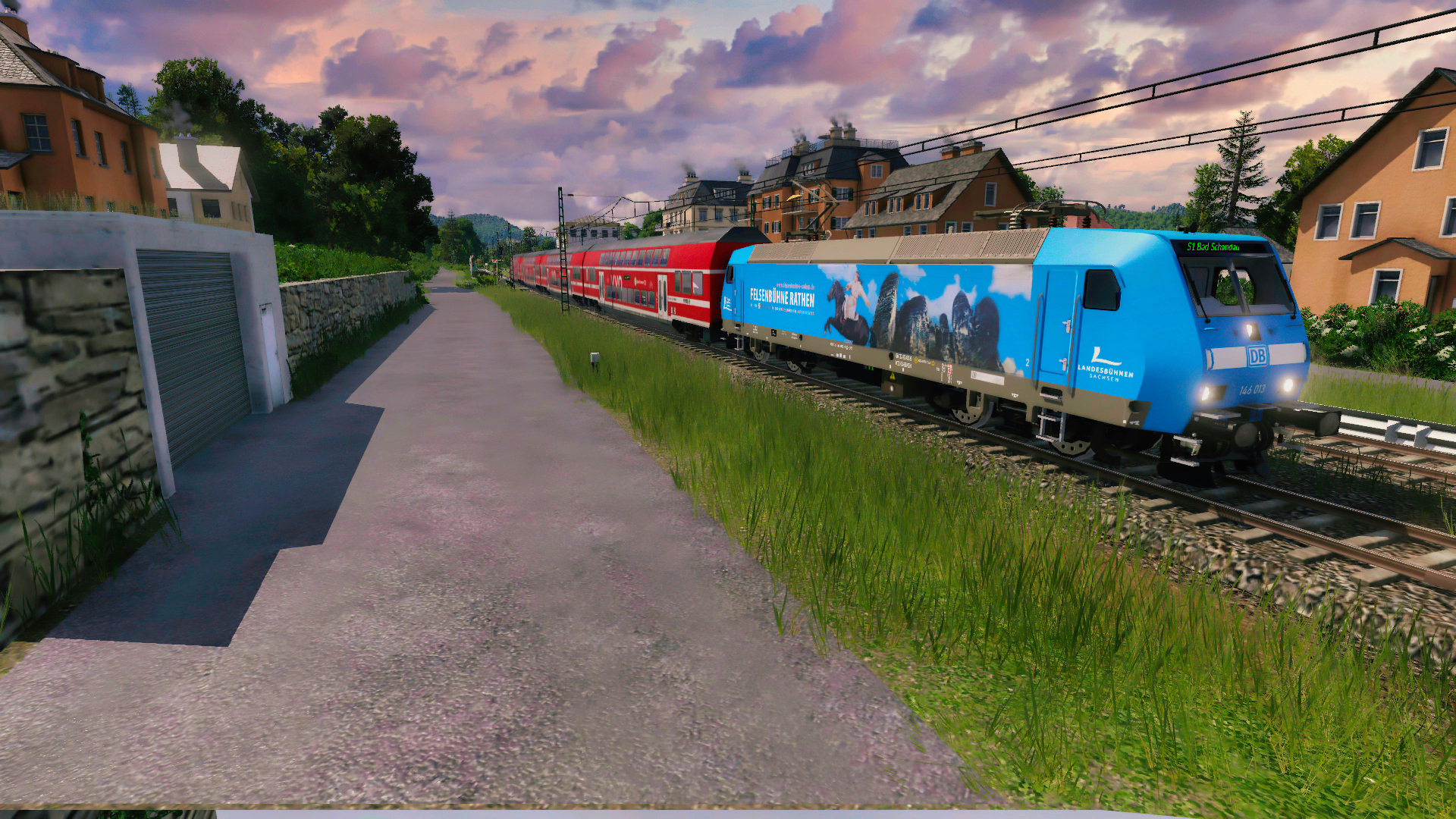 S1 der S-Bahn Dresden bei Stadt Wehlen (Sächsische Schweiz) nach Bad Schandau