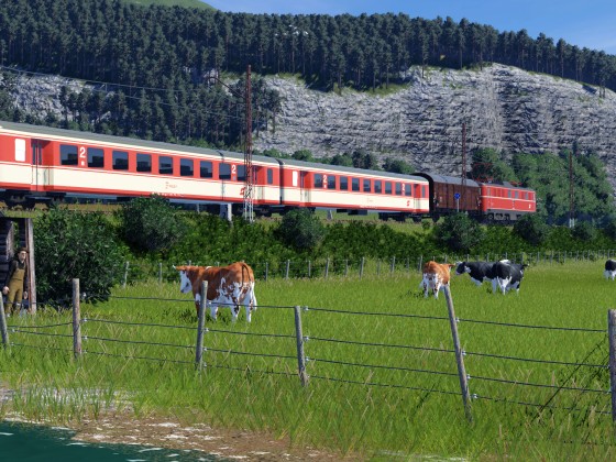 Eine ÖBB 1011 mit einem Regionalzug auf dem Weg nach Neuberg