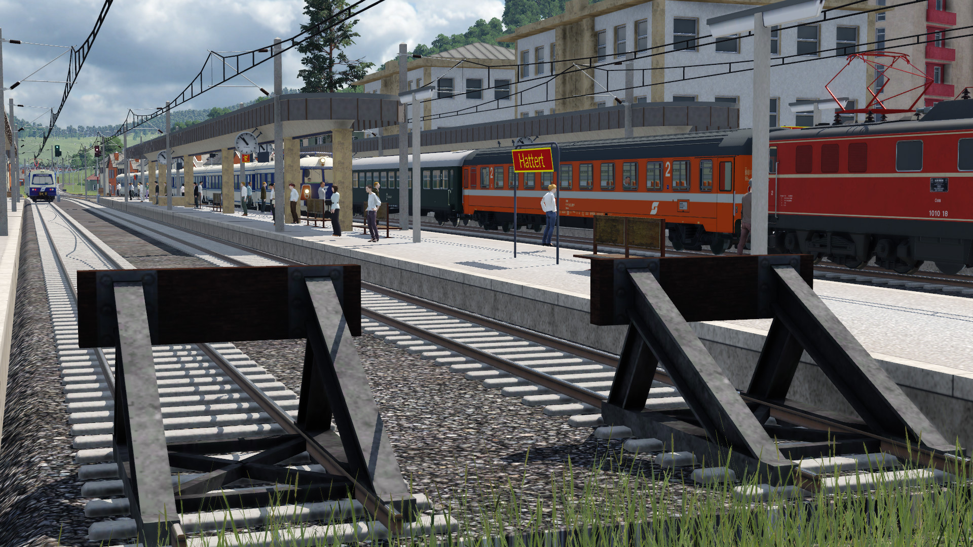 Buntes Treiben in Hattert, eine S4 (4020.42 - fährt ab), eine S8 (1010 + Waggons - warten) und ein REX38 (4010.12 - kommt gerade an) sind zu sehen - 21.11.1982