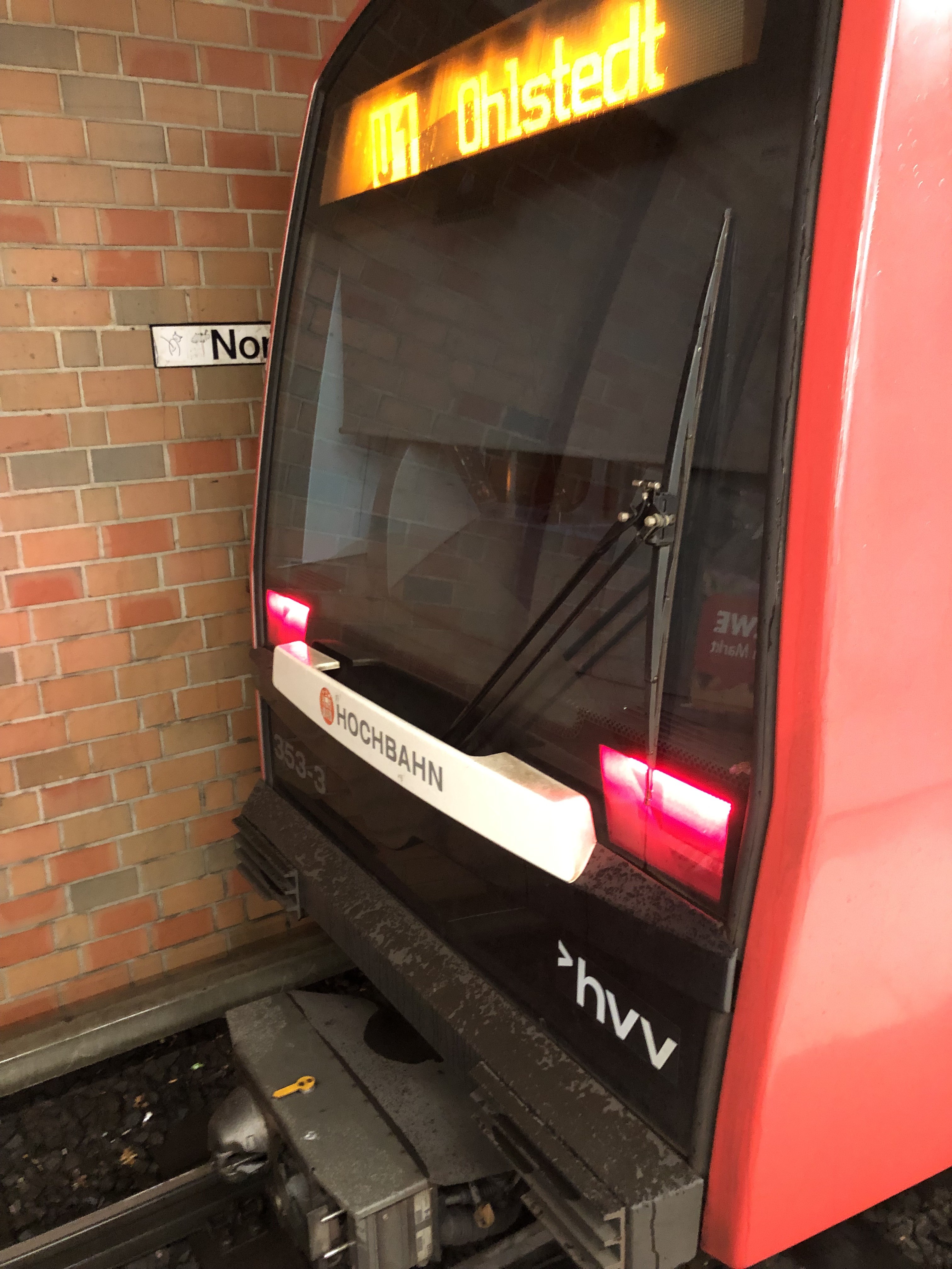 Wagen 353 und seine Komponenten in der Station Norderstedt Mitte