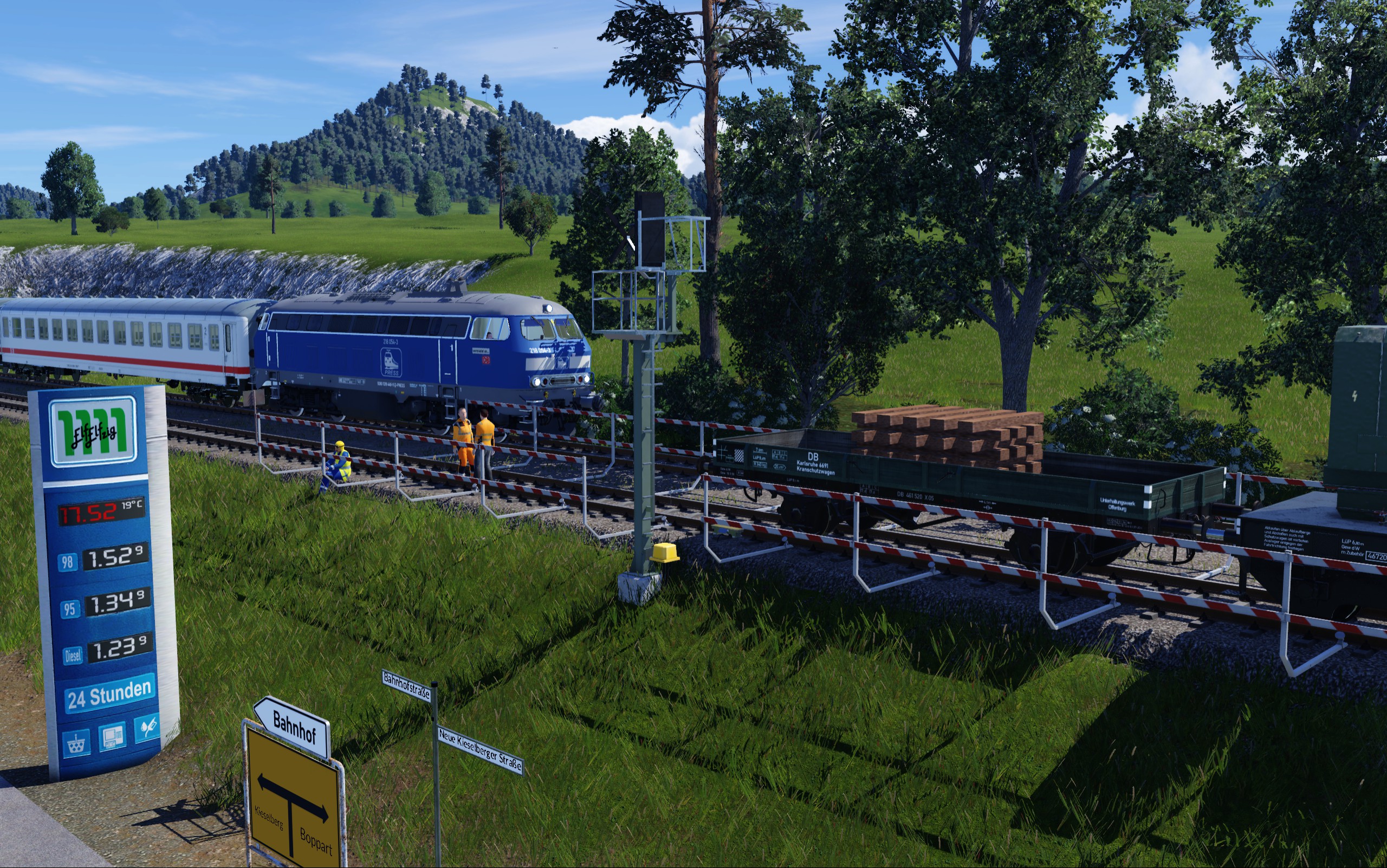 Diesel IC passiert Gleisbaustelle (3.2.24)