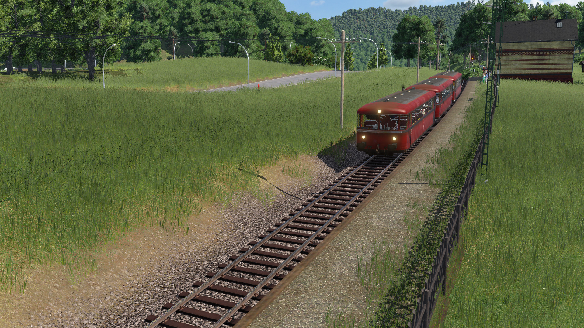 Der Retter der Nebenbahn im Einsatz. Kleiner Haltepunkt an einer Nebenbahn