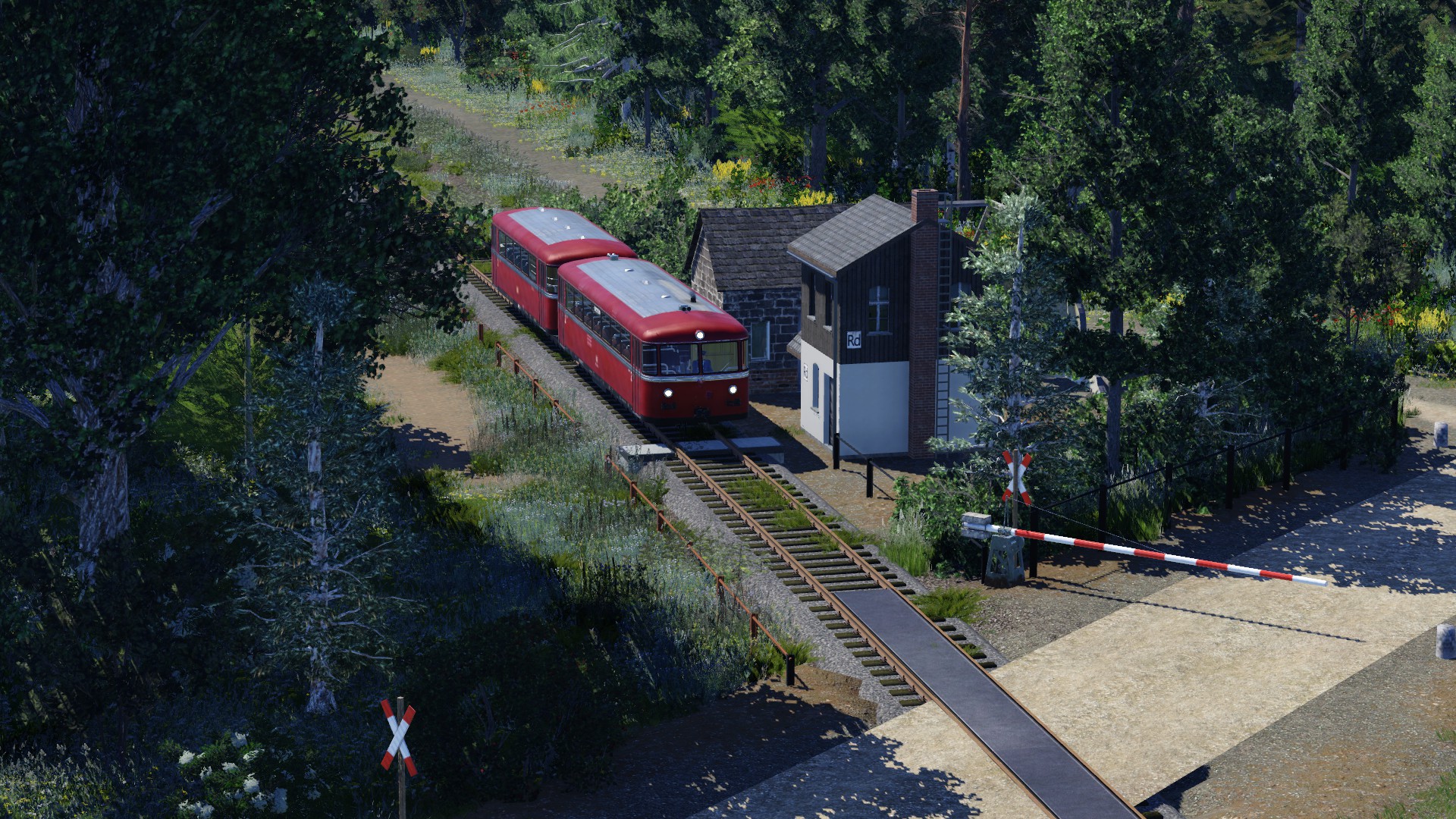 Schienenbus auf der wenig befahrenden Schwarzbachbahn