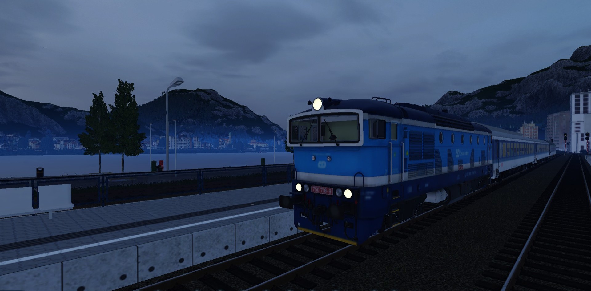 Letzter Interregio im Abendlicht