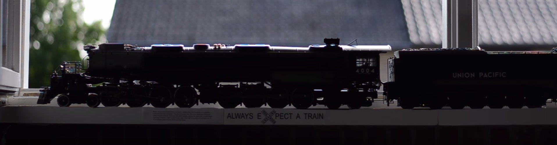 FLYNN's Big Boy 4004 (The Largest G Scale Locomotive)