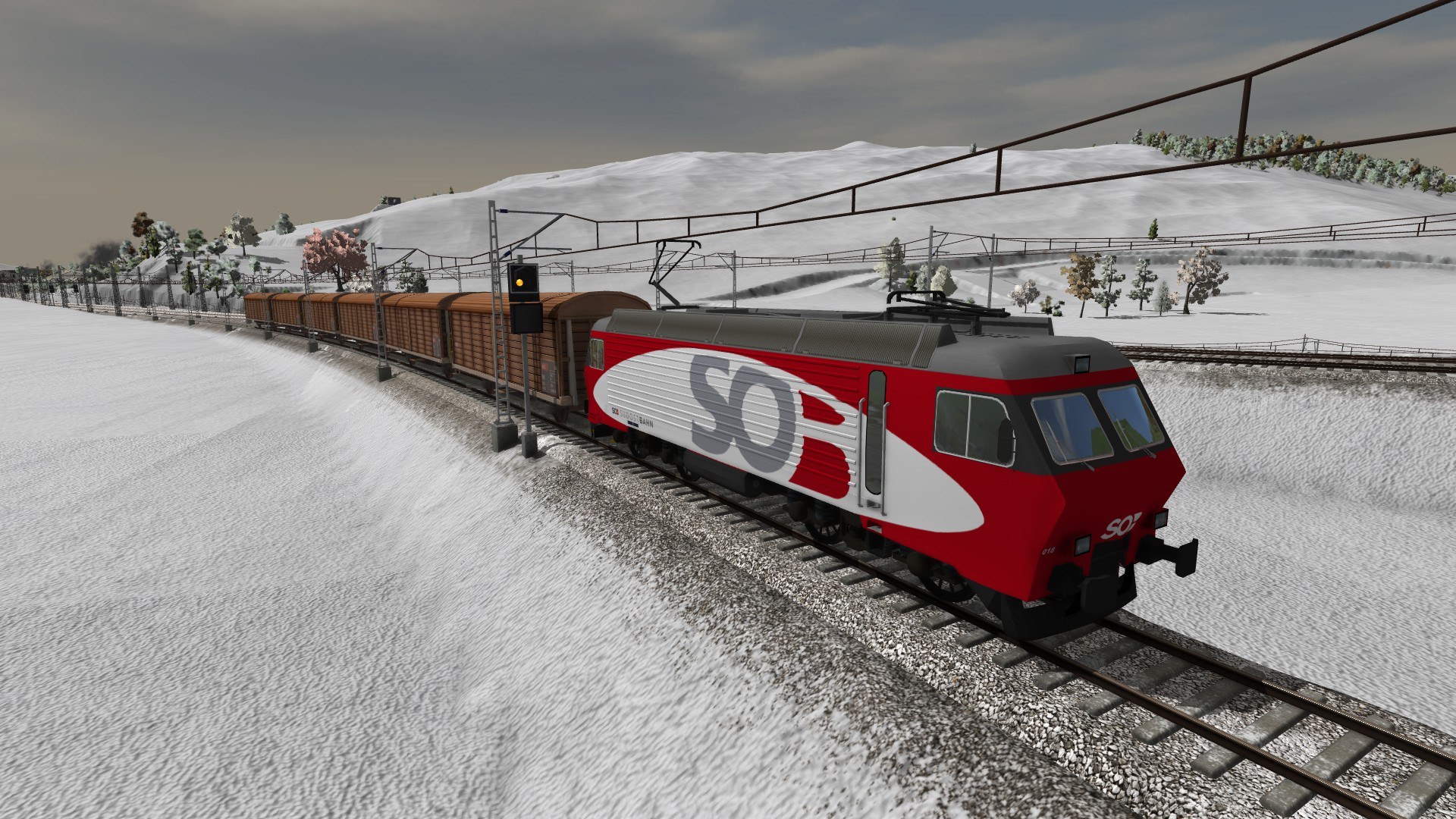 SOB Re 446 018-4 mit Güterzug