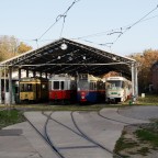 Die Bahnen stehen zur Rundfahrt parat.