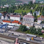 Blick auf die kleine Stadt am Bodensee mit dem kleinen Umschlagbahnof für Holz 1