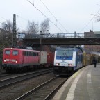 140 495-3 und 246 011-1 in Hamburg-Harburg