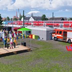 Sportplatzfest in Markolfing mit RE3 im Hintergrund