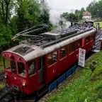 Bernina Triebwagen ABe 4/4 35 kommt im Depot Chaulin ann
