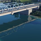 Blick hinter die Kulissen: Brücke marke Eigenbau, und viel Grünzeug..