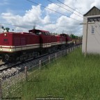 Alte V100 in Doppeltraktion mit Autotransportwagen