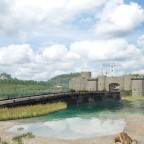 Eine Brücke ins Moor