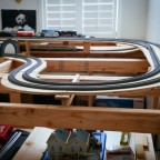 Modelleisenbahn im Rohbau