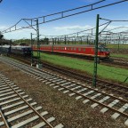 Die ersten Triebwagen und Schnellzüge beginnen ebenfalls ihren Dienst.