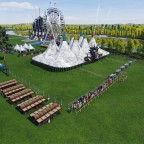 Festwiese mit "THE BEAST"