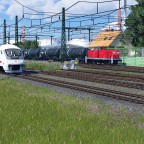 Ein IC durchfährt den Bahnhof Markolfing
