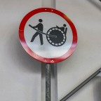 Was möchte uns dieses Schild sagen?!?