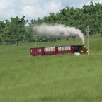 Schmalspurlok Henschel HF 110 (konvertiert) mit den sächsischen Personenwagen in beige/rot