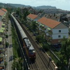 Signalhalt zwischen den Plattenbauten