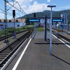 12:07 - RE 5 fährt pünktlich in Zugelhausen ein
