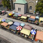 An old city church + a wedding + a funeral + a market + a city tour train. Uff... // Eine alte Stadtkirche + eine Hochzeit + eine Beerdigung + ein Markt + eine Stadtrundfahrt zug. Uff ...