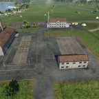 Feldbahn und LKW fahren im Industriegelände "Werkzeugfabrik"